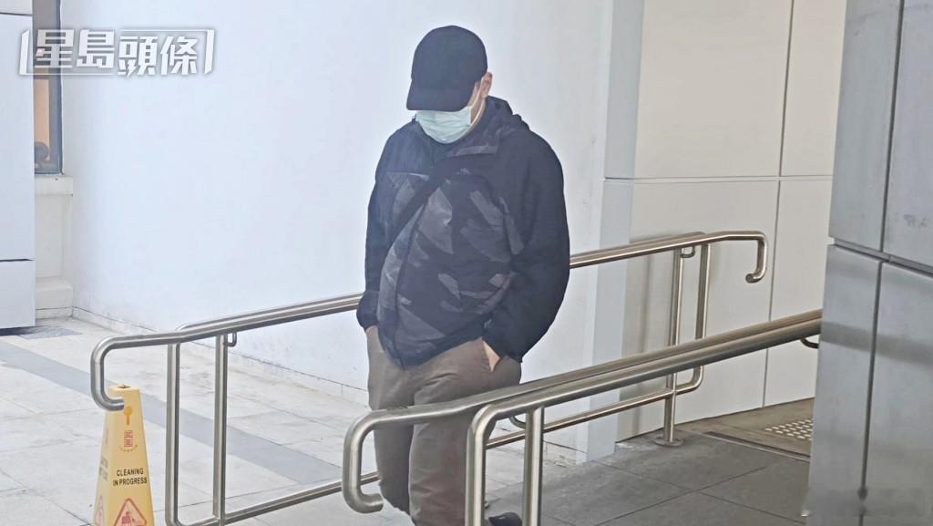 #香港#【5男涉与14岁女童非法性交案，女童录影会面称消防员未经同意与她肛交】5男疑通过交友应用程式认识14岁女童后，分别涉嫌与她非法性交及肛交等，案件今日于高等法院续审。女童在录影会面中称，她通过交友应用程式认识自称小学教师、政府公务员、科大生及消防员的4名男子，其后分别被邀约性交，其 ​