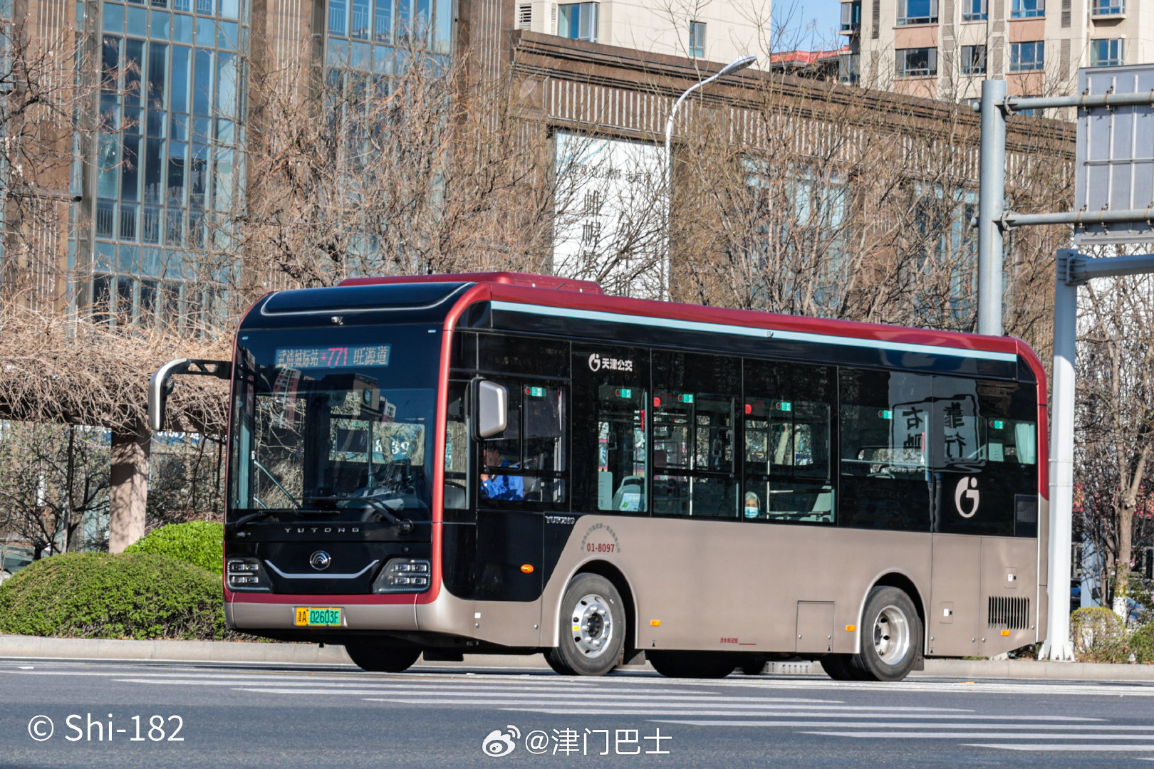 【资讯】#天津公交# 自9月30日起，第一客运公司771路停止运营。原乘坐771路的乘客可以转乘561路、739路。 ​