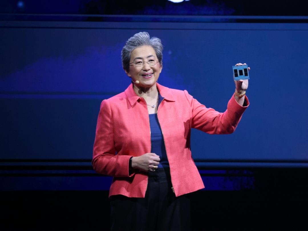 芯片教母
苏姿丰（Lisa Su，俗称“苏妈”），美籍华裔半导体专家，AMD（超威半导体）董事长兼首席执行官，是AMD历史上第一位女性CEO，带领濒临破产的AMD实现逆袭重生。
1969年11月7日出生于中国台湾省台南市，3岁随家人移居美国。
麻省理工学院电机工程学士、硕士、博士，24岁取得博士学位