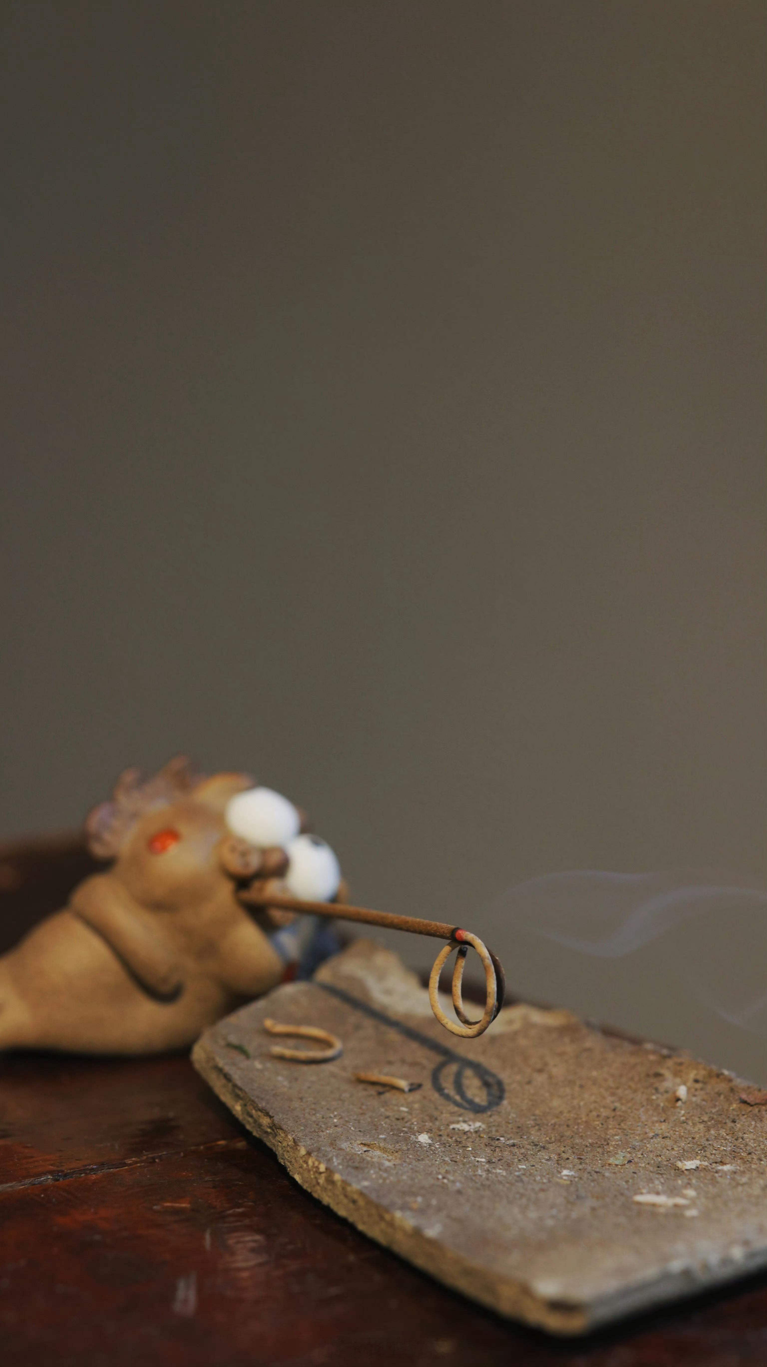 我们现在认定的很多东西，不过是因缘和合的假相，和自己暂时有关而已。凡是可以被解构的，都不是“我”。当我们不断解构，最后那个不能解构的，才是要找的本来面目。🙏🍵佛法看世间信仰修行佛学大智慧遇见艺术阿弥陀佛 ​​​