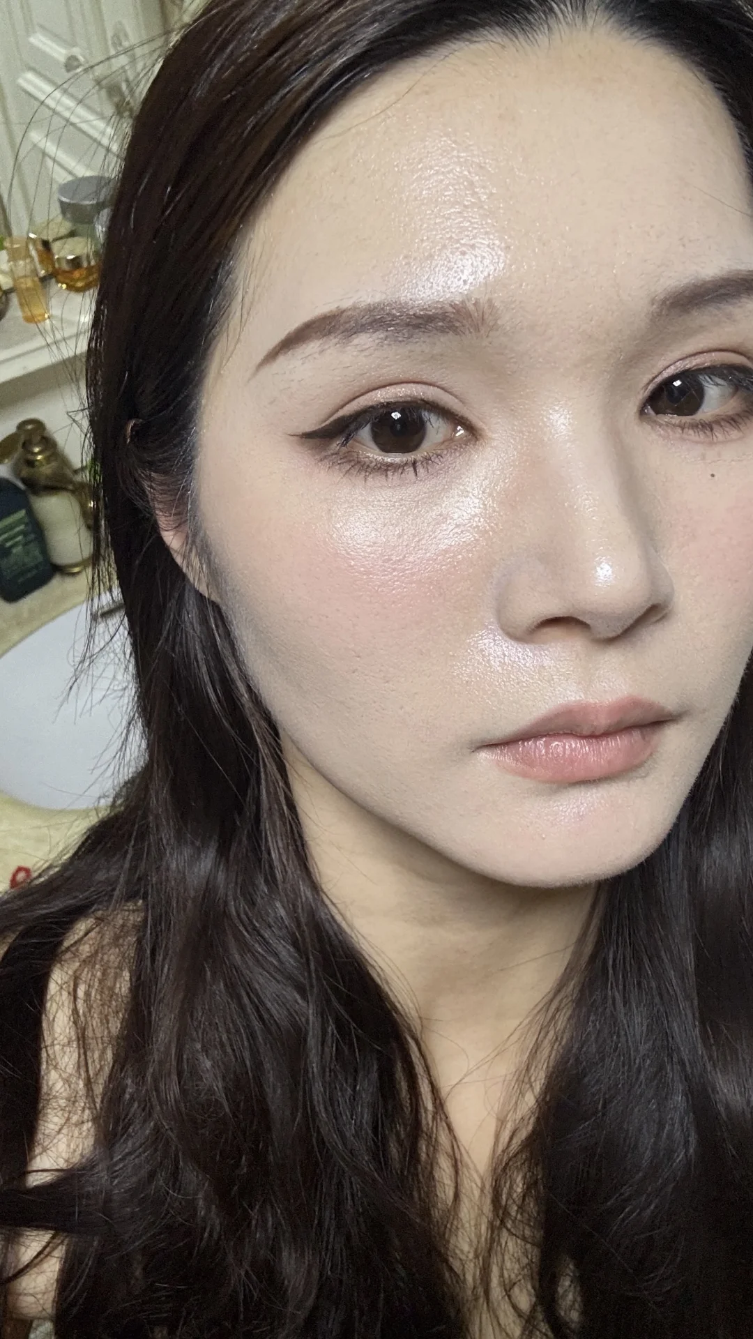 这种出油的皮肤应该是算挺好了吧