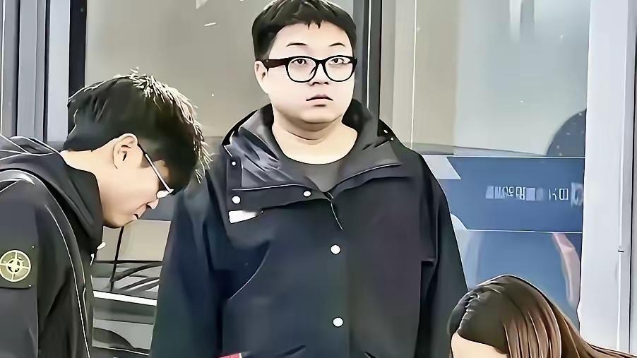 杭州车祸小伙眼神被骂冷漠？真相是惊魂未定，双方都是悲剧受害者   杭州...