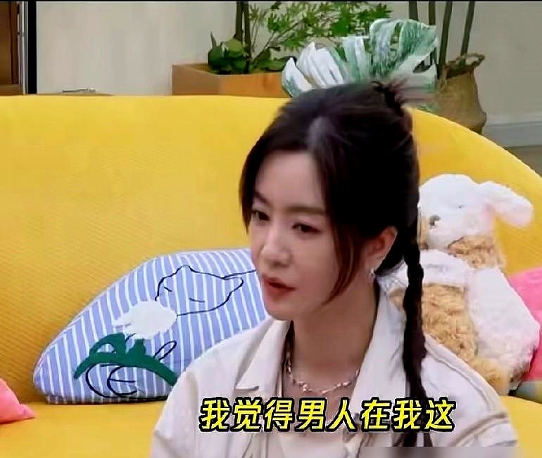 李晟说当年看上李佳航，纯粹是图他长得帅。这话一出全网直摇头：你管张益达叫帅哥？

老婆眼里的浓颜系大帅哥，一到观众嘴里，就成了那个吃小龙虾过敏、逢赌必输的倒霉蛋。

翻翻他早年的底片，不管是少儿频道的队长，还是清宫戏里的尔康，明明都是剑眉星目的正剧脸。偏偏一部喜剧演了十年，硬生生把一张偶像剧的脸，演
