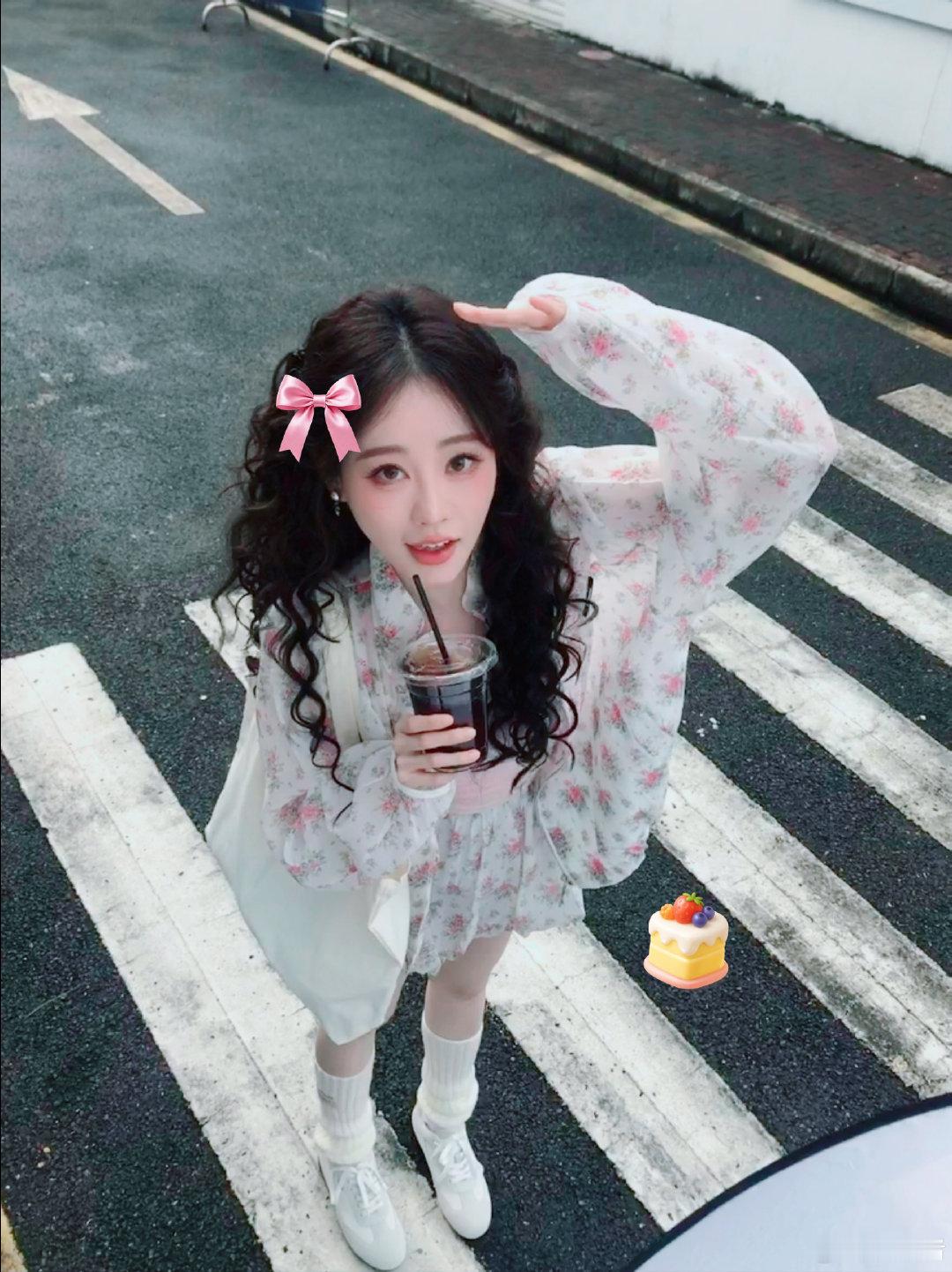 #祝绪丹[超话]#zxd #每天安利祝绪丹# zxd#祝绪丹bambi# zxd

此女如此萌，萌萌的姐姐，可爱好好休息

​