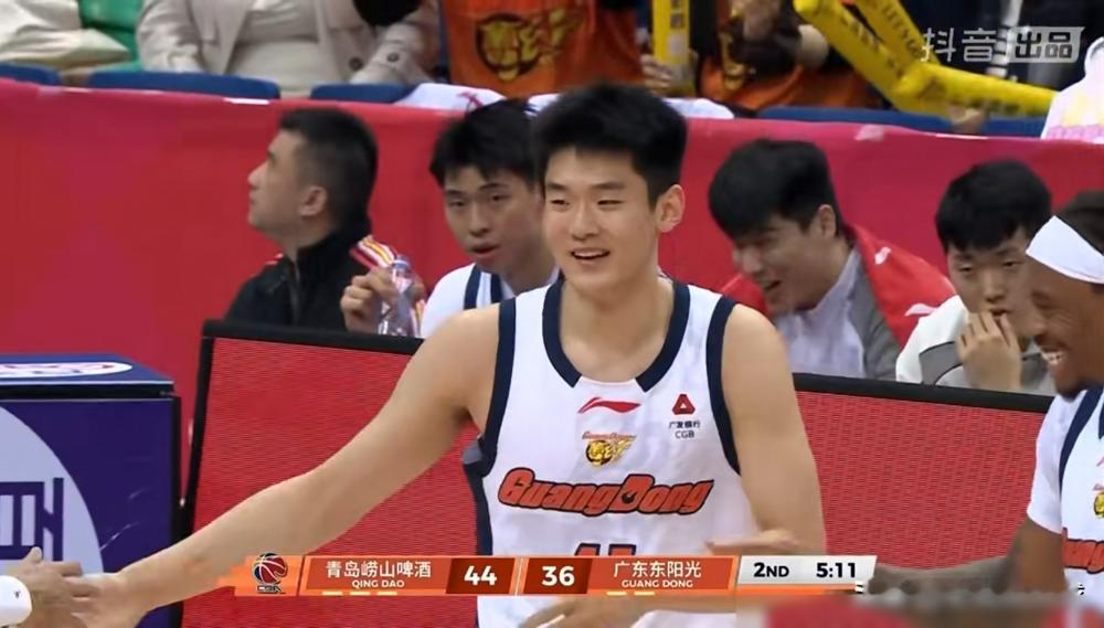 18岁打爆胡明轩的天才，年薪20万。你以为这是励志？我告诉你，这是广东...