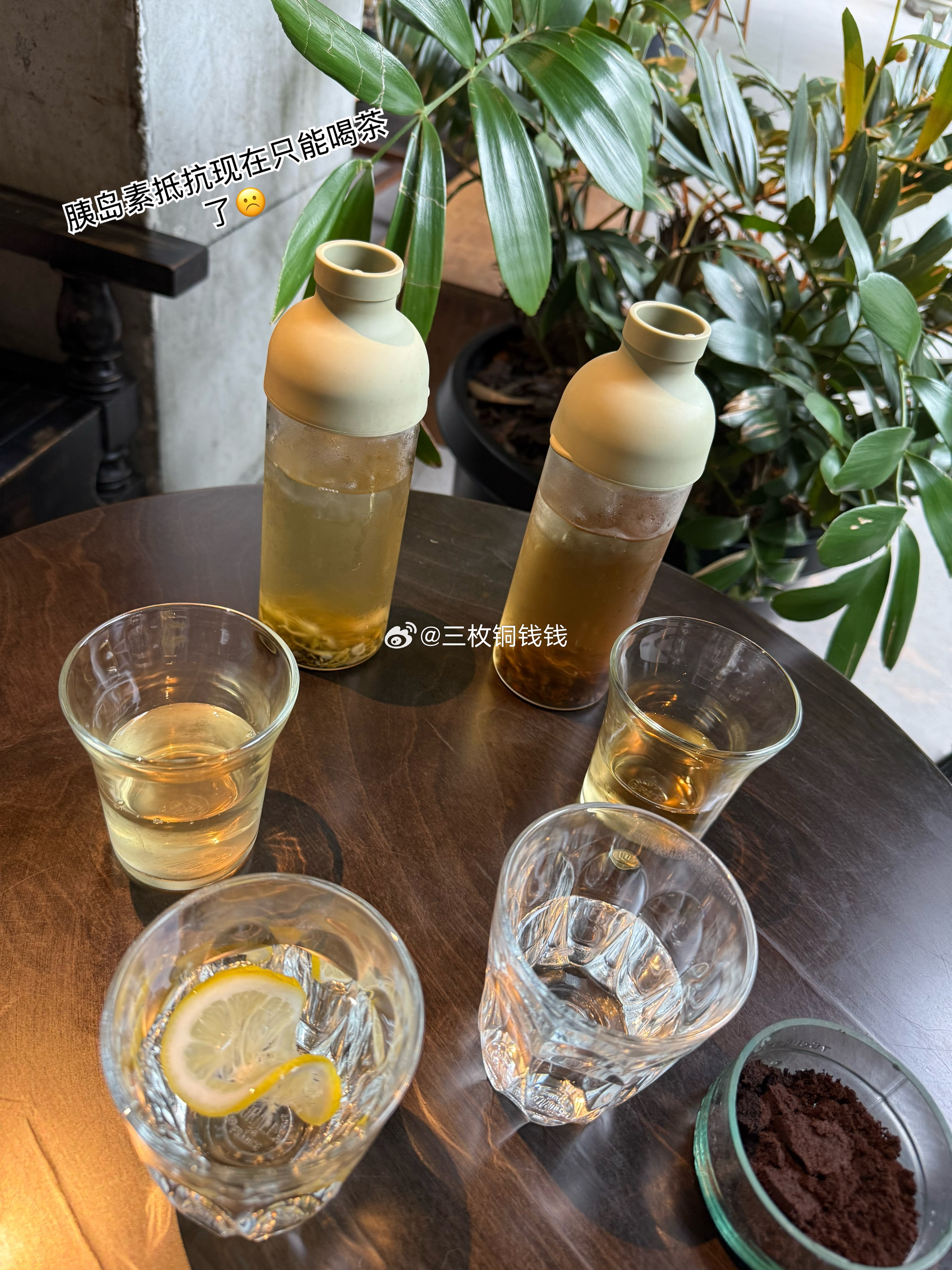 紫微斗数  2027丁未年，流年四化👉天机化科天机本质为浮动的星曜，化科并不能增加稳定性，反而使其浮动变为活跃，处事聪慧明敏，举一反三，可作为业务的人才天机坐命，若遇见巨门化忌，刑煞相会，易受是非困扰，处理问题时劳费心力若无煞见辅佐吉曜，则巨门化忌的影响，仅為多言，或虽也能言善辩，但易浮夸自以為是，难免有不踏实之感，给人留下不好的印象天机坐命而见煞，均应忌浮夸，华而不实，杂学而不专，善施小技要以免聪明自误，否则只懂得浮光掠影流于表面的知识，即使他人可以接受，未必影响人生的际遇紫微斗数星座好运