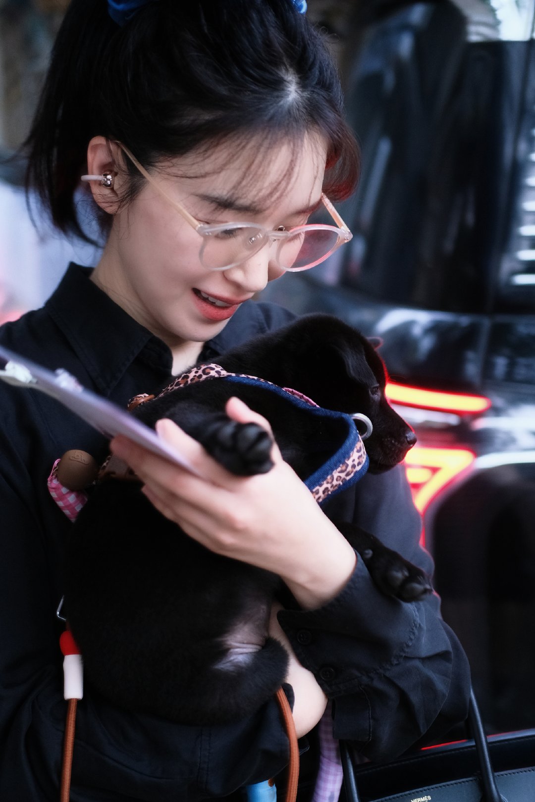 #阚清子[超话]# 

“跟姐姐们说拜拜” ​