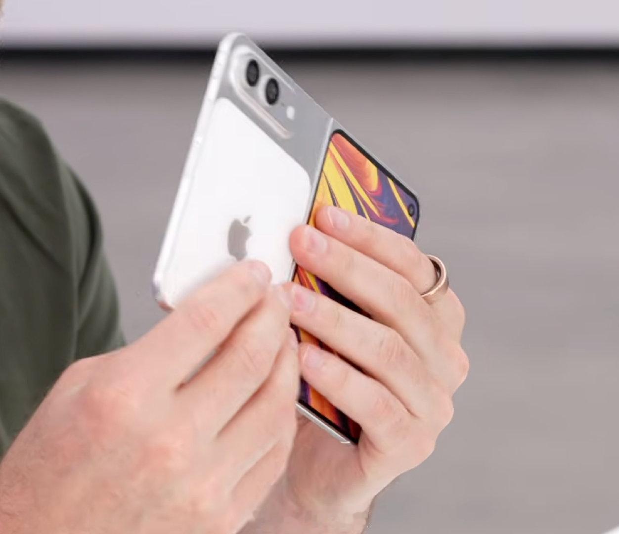 #你在等iPhone18还是折叠# 
直板旗舰稳妥，折叠屏新鲜，但真正卡脖子的从来不是形态，是价格。
Pro破万已经没跑了，折叠屏据说14999起步、顶配破2万。

我的答案很实在：等折叠屏降价，或者等iPhone 18 Pro。 ​
