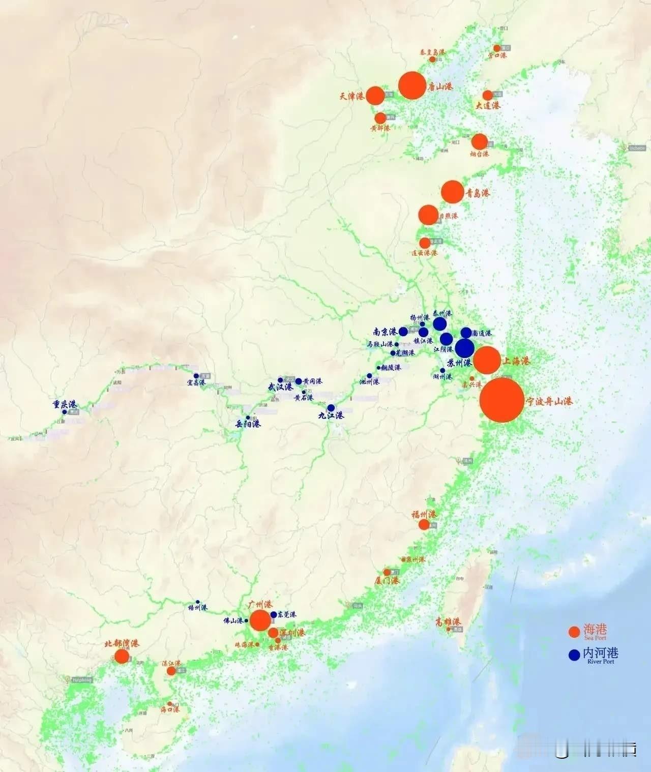 一张图读懂我国港口的整体布局，红色代表海港，蓝色是内河港，圆圈大小代表规模体量。
 
从地图上能很直观看到，我国顶级海港高度集中在东部海岸线。宁波‑舟山港体量断层第一，是全国货物吞吐量的龙头；上海港集装箱实力冠绝全球，牢牢掌控长江出海口。
 
北方海岸线，唐山、天津、青岛三足鼎立。曹妃甸、董家口这类