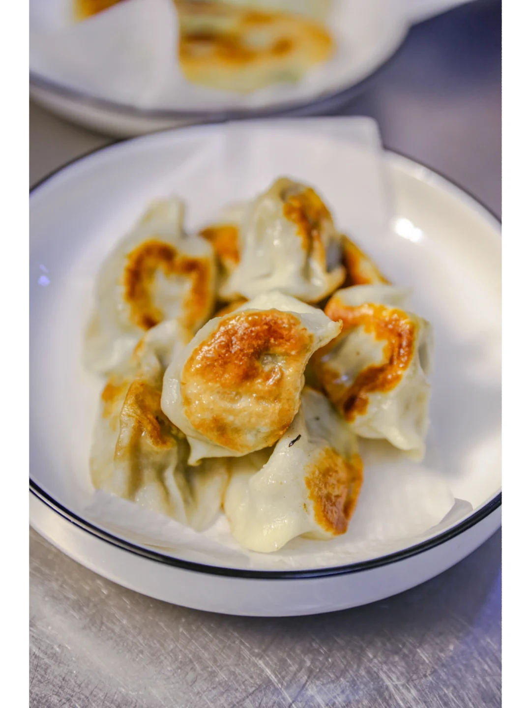 10分钟快手早餐｜金黄酥脆的韭菜鲜肉煎饺