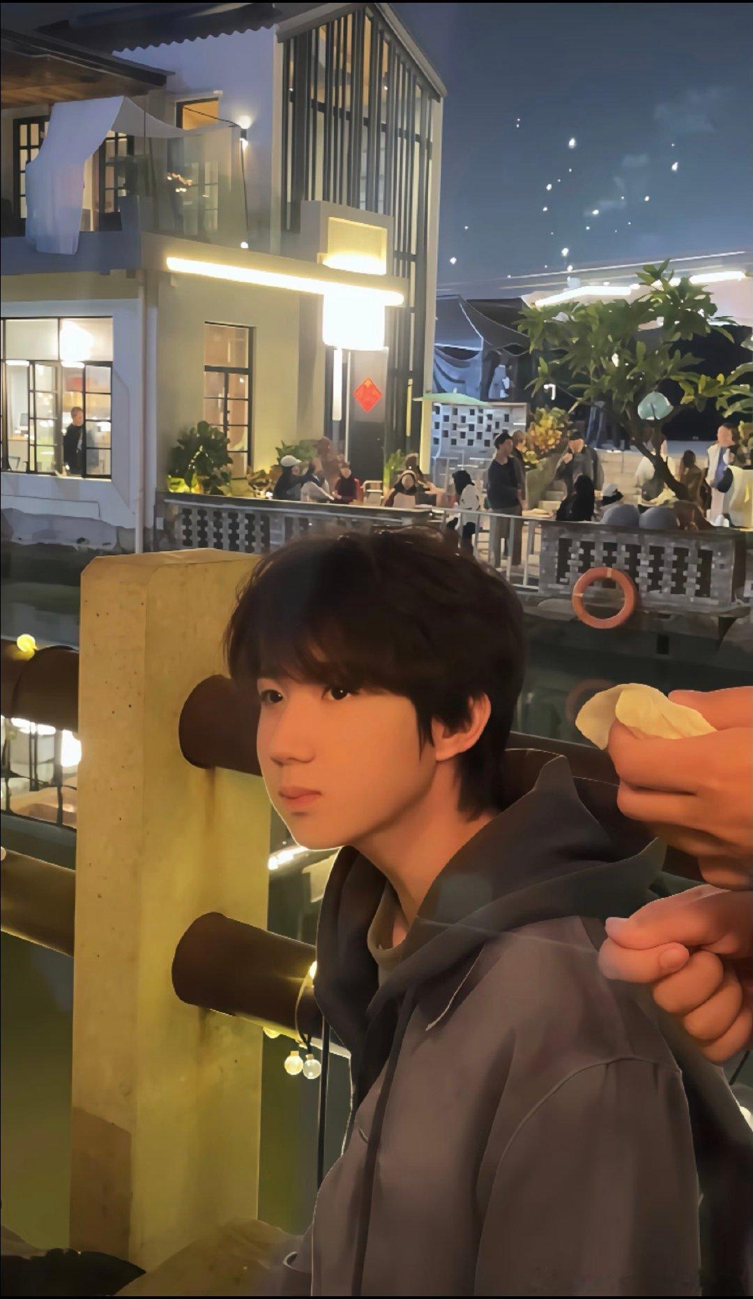#唯爱王源[超话]# 素兔兔宝宝呀​