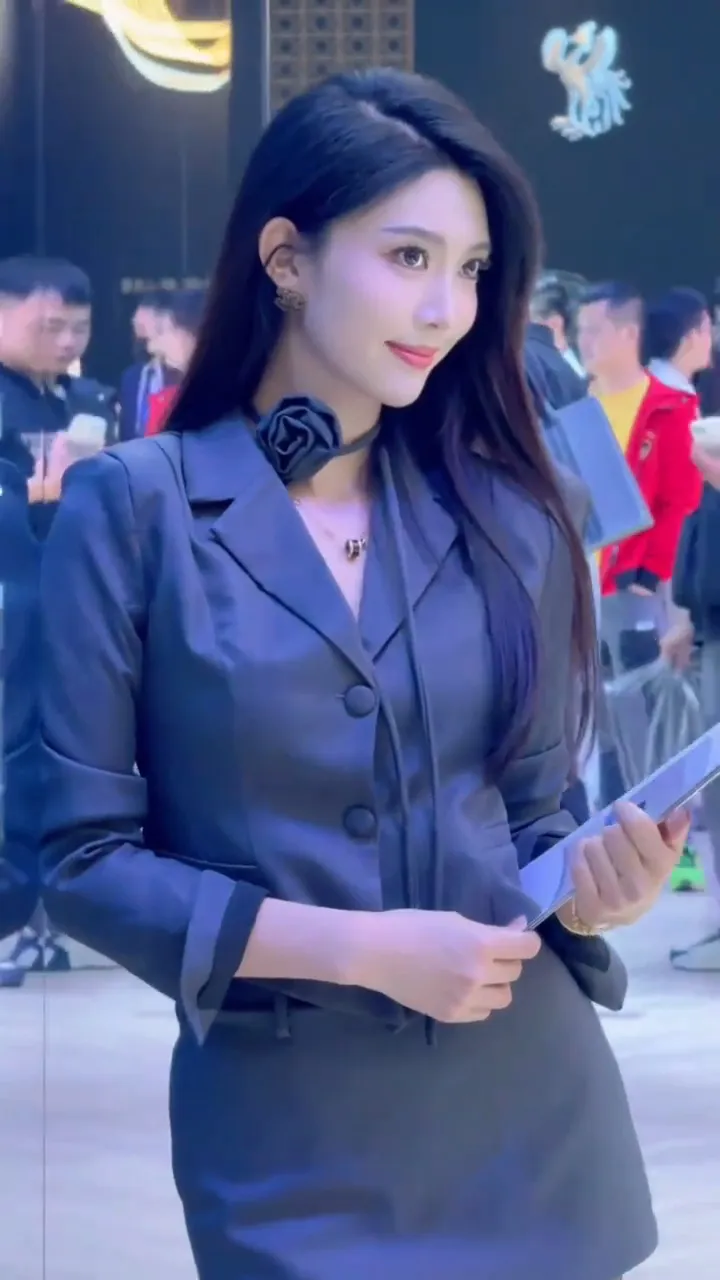 车展现场，美女车模小姐姐，靓丽美女车模兰灵王。