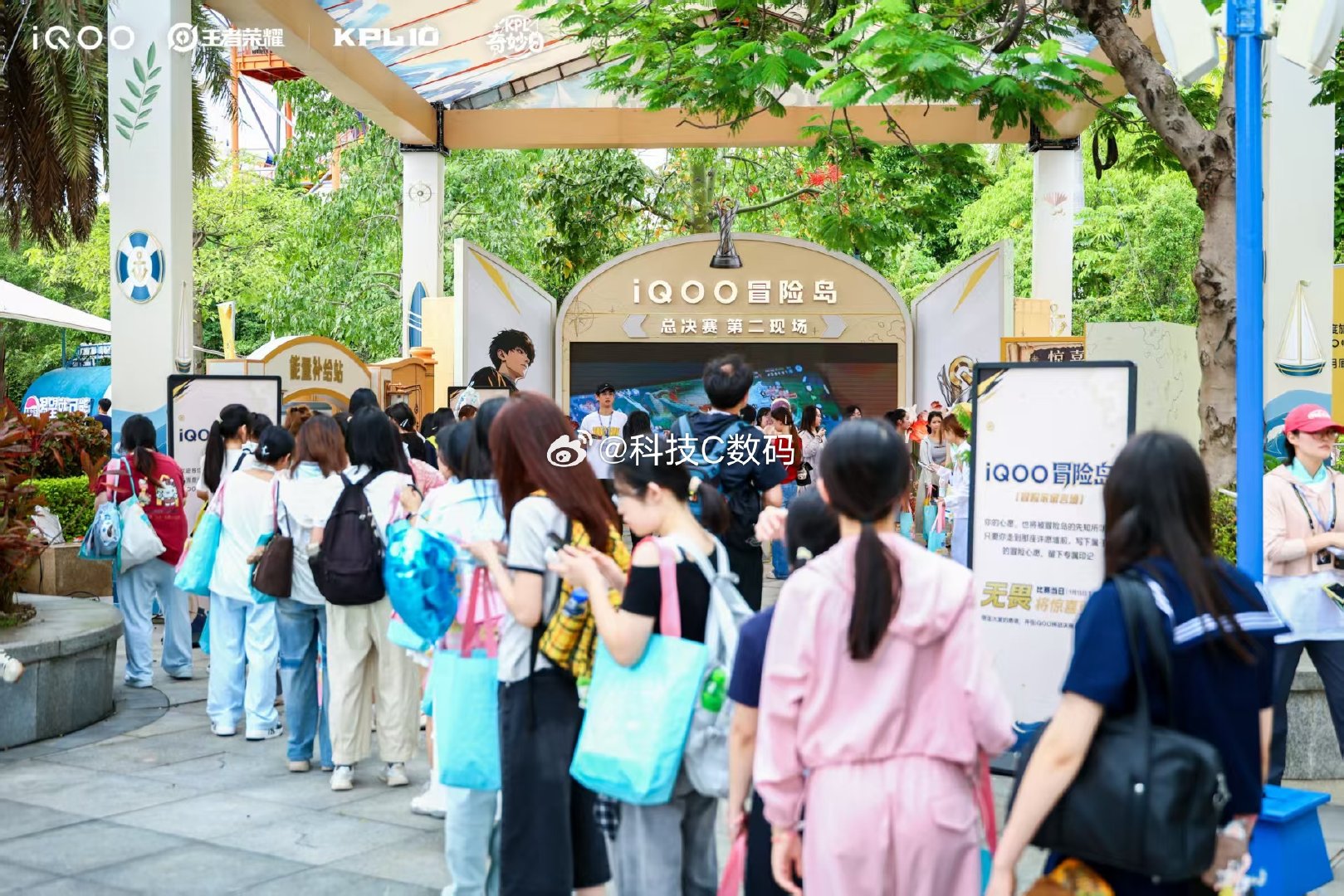 #iqoo[超话]##iQOO杯# 恭喜 斩获 #2026KPL夏季赛决赛# 冠军！

#iqoo杯# 再一次见证王者荣耀巅峰
要相信所有努力都有回报
决赛上，我看到了我的同款手#iqoo15#
新一代 KPL 官方比赛用机 iQOO16，9 月底即将登场，一起期待更强电竞实力的到来！ ​