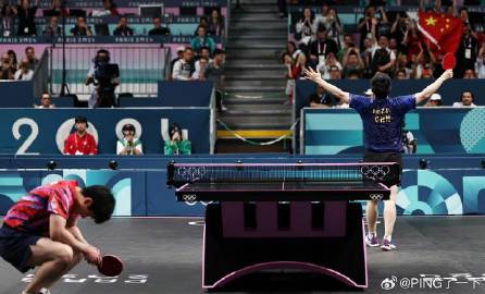 爱国不是“未战畏战撤”，而是不畏先战勇战。樊振东的巴黎八一之战独守全区...