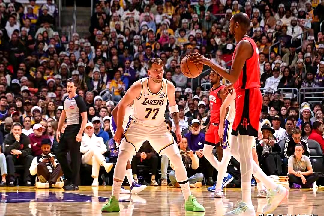 看到这段论断，先愣住了。 两队若都健康，谁也不能先下定论；但把角色换位...