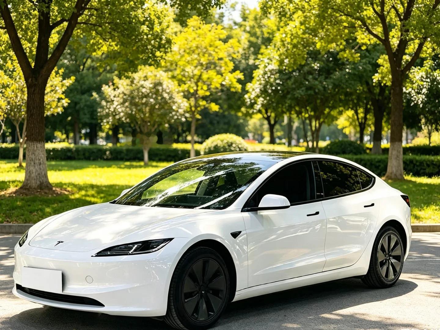 新Model 3又降价了，二手Model 3还值多少钱？各年款合理成交价给你划好
2026年9月，特斯拉又推出限时购车权益，Model 3现车立减5000元，还能叠加5年0息。新车一降，二手Model 3跟着往下走，这几乎是定律。 现在二手Model 3到底值多少钱？
热度：纯电二手里的硬通货。 品