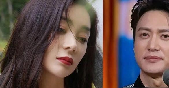 当年被一句“咱俩太熟了只能当亲人”挡在门外的王仁君，大概怎么也没想到自己人到中年还能打出这么漂亮的翻身仗。
大学那会儿他喜欢袁姗姗的心思几乎人尽皆知，鞍前马后没少照顾，结果换来的只是一张明晃晃的“亲人卡”。
后来的剧本大家都很熟悉。
女方早早踩着热播剧的红利爆火，走到哪都是众星捧月；而王仁君还