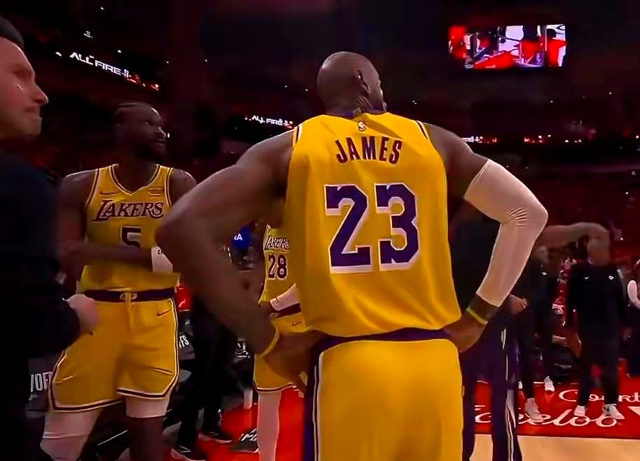 41岁的詹姆斯，真就离谱！季后赛又来刷新认知了。    打火箭那场G3...