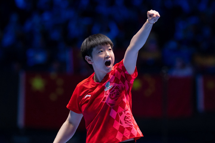 #孙颖莎回应出战亚运会#
🔥心态沉稳！孙颖莎受访回应亚运会出战，身兼三项全力备战！
9月7日讯，国乒正在崇明基地封闭集训，孙颖莎接受采访谈及亚运会出战。本届亚运会她将身兼女团、女单、混双三项，面临密集赛程考验。

孙颖莎表示，为国争光、顽强拼搏是运动员的使命担当，能够健健康康、没有顾虑 ​