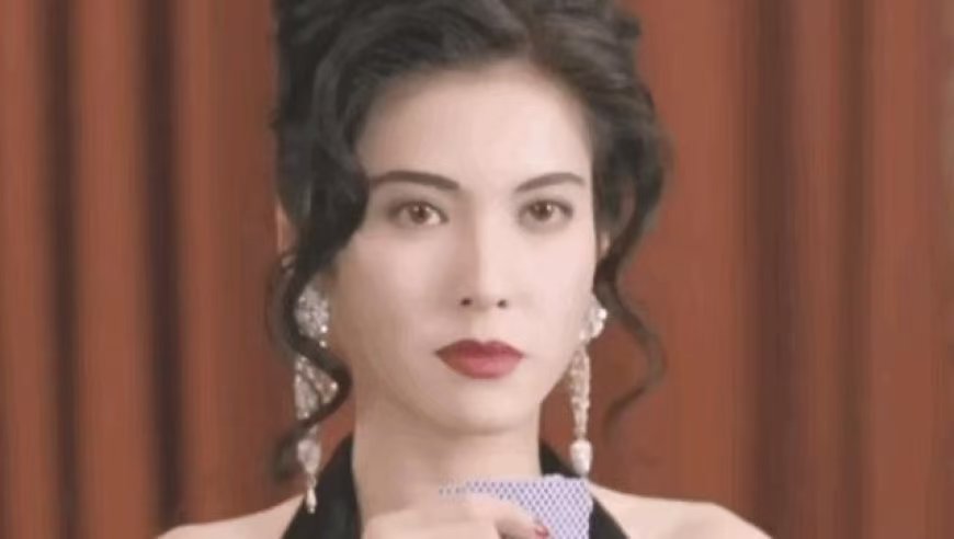 最美丽的紫衫龙王:李婉华！
谈的都是大帅哥，前任吴镇宇，后面何家劲，可惜啊，最后都分手了！
和吴镇宇在一起八年，从吴镇宇默默无闻陪伴到吴镇宇大红大紫，可最后两人还是分手了！
有说是吴镇宇不愿娶她的，也有说说李婉华爱上了何家劲！
何家劲也很帅，也很可惜，那会的李婉华想结婚，可何家劲刚刚开始事业上升，不