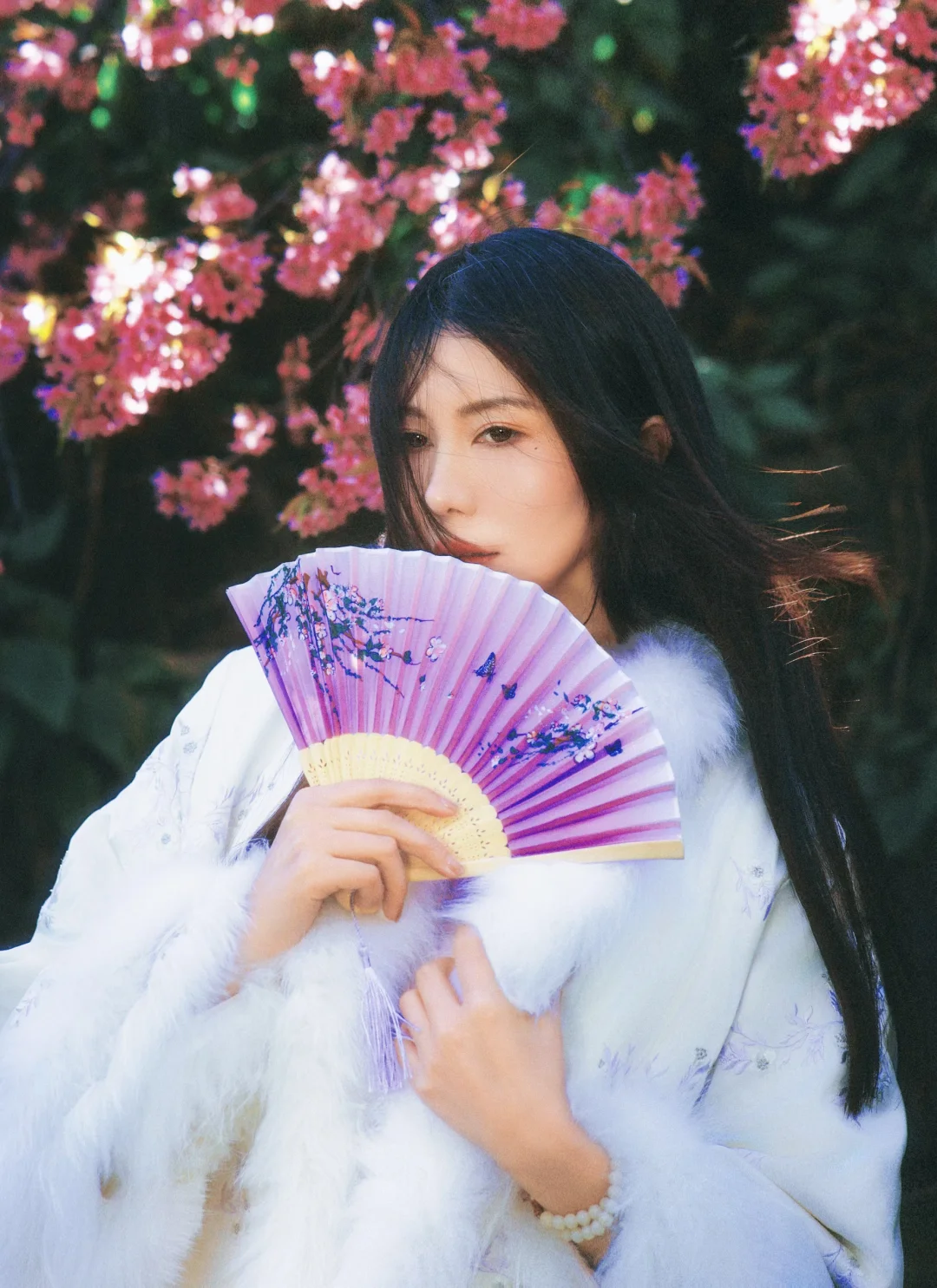 一微尘里三千界 半刹那间八万春