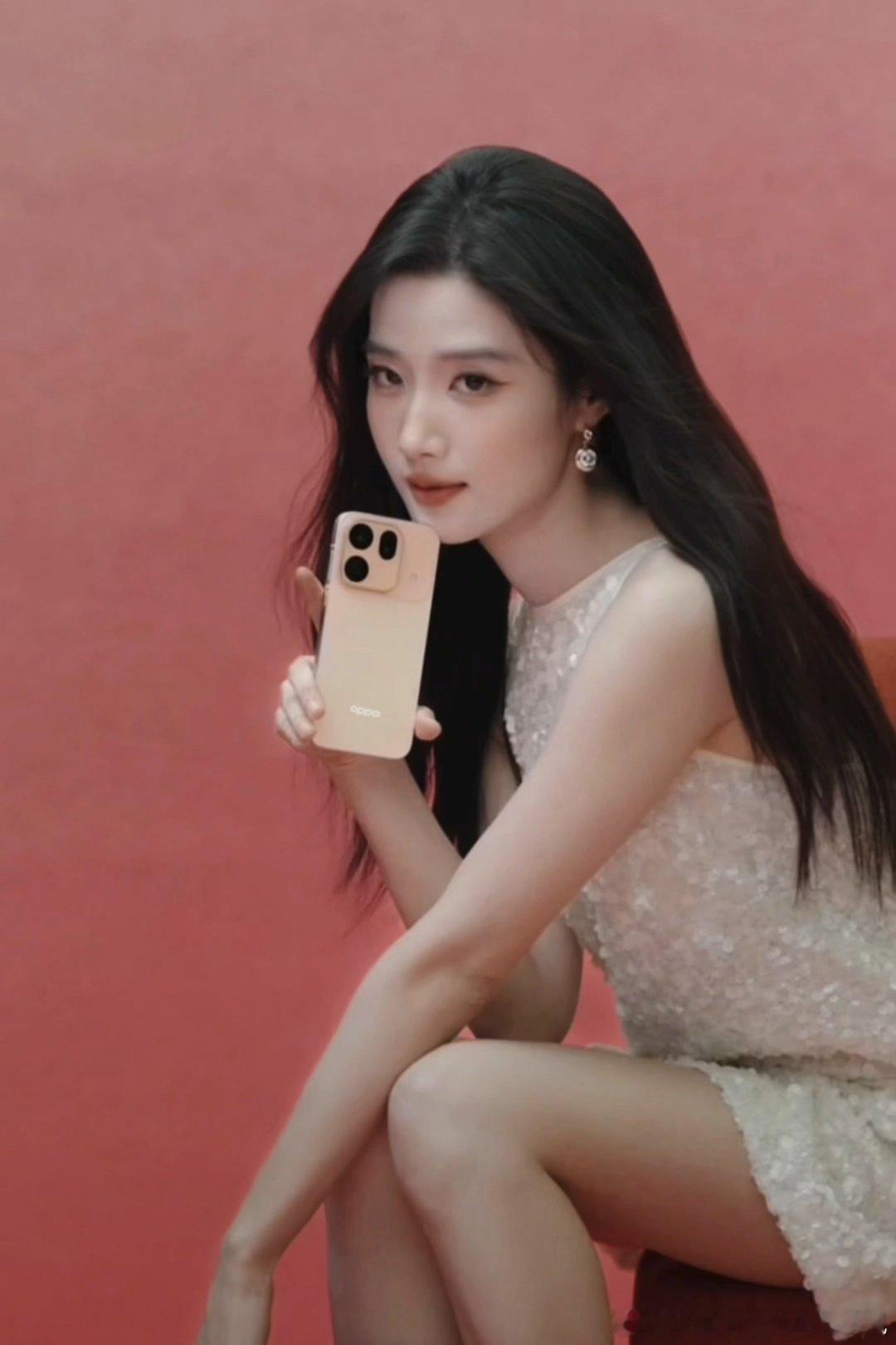 #卢昱晓[超话]# 📱 #OPPO Find X10#

自在从容，风格自成。
和OPPO Find X10 系列影像创想官一起，感受时尚美学。

#OPPO原相机发力了##OPPOFindX10系列影像创想官卢昱晓#  ​（​