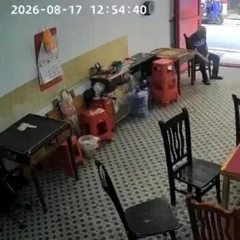 对于我们这种朴素无华的老百姓来说，看不懂这个社会看不懂这个国家更看不懂许多奇葩的现象了。
《从“扶老人被索赔”到“诈骗案不立案”：比寒心更可怕的，是刑事立案这道坎》最近湖南祁东“店主扶老人被索赔10万”的事情，相信很多人都看到了。一位女店主好心帮扶晕倒的老人送医，老人不幸离世后，家 ​