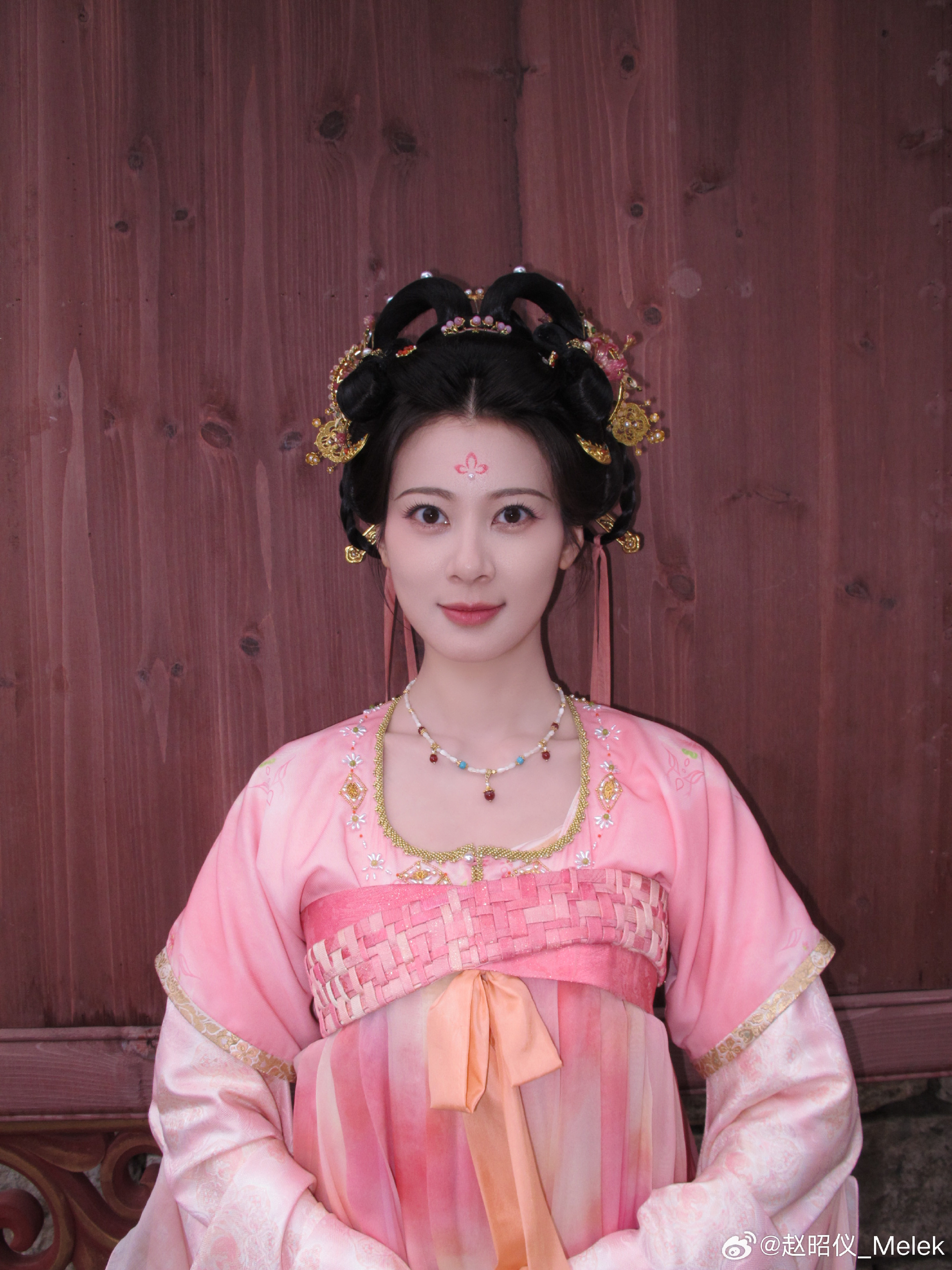 恭喜「严馥之」角色入围腾讯娱乐#8月心动热议角色# ，腾讯娱乐邀您为8月热播剧角色打CALL，送上心动值，票选出最受观众喜爱的心动热议角色！
来腾讯新闻app为 「严馥之」送上心动值​，助力她登上8月心动角色TOP宝座❤️每个账号每天都有10次投递心动值的机 ​