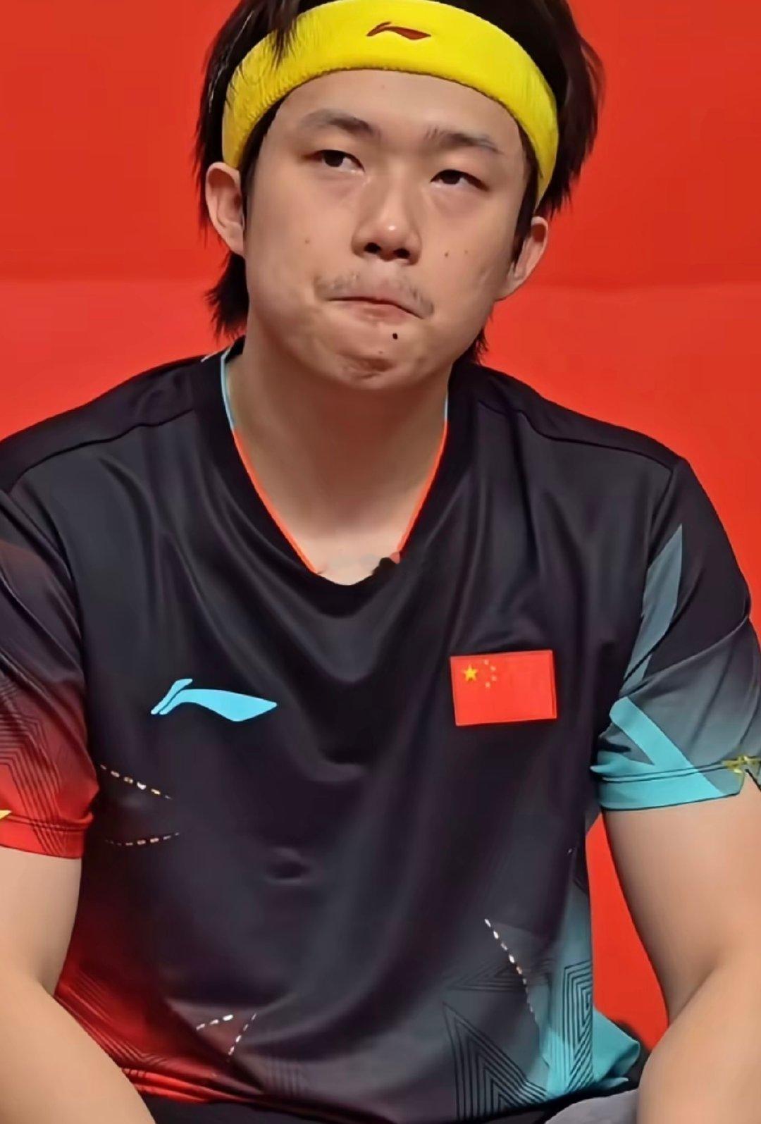 他是人不是神，他会痛会累，他已经拿下了他的那一分，他不欠任何人，他超棒的！
看着明显憔悴很多，身体透支也很厉害，我觉得他尽力了，他依旧还是我们最亮的光。
日本那场比赛险胜却暴露致命缺点，但王楚钦虽败却难掩王者风范。

#王楚钦不该承受恶劣舆论环境# ​