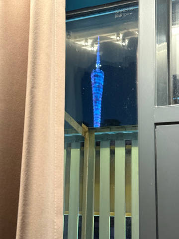 酒店房间看出去能看见广州塔哎