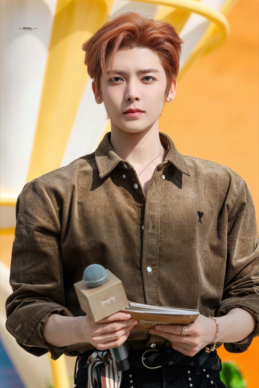 棕色小猫🤎
感觉美貌又上升一个高度了[么么哒]
#侯明昊# ​