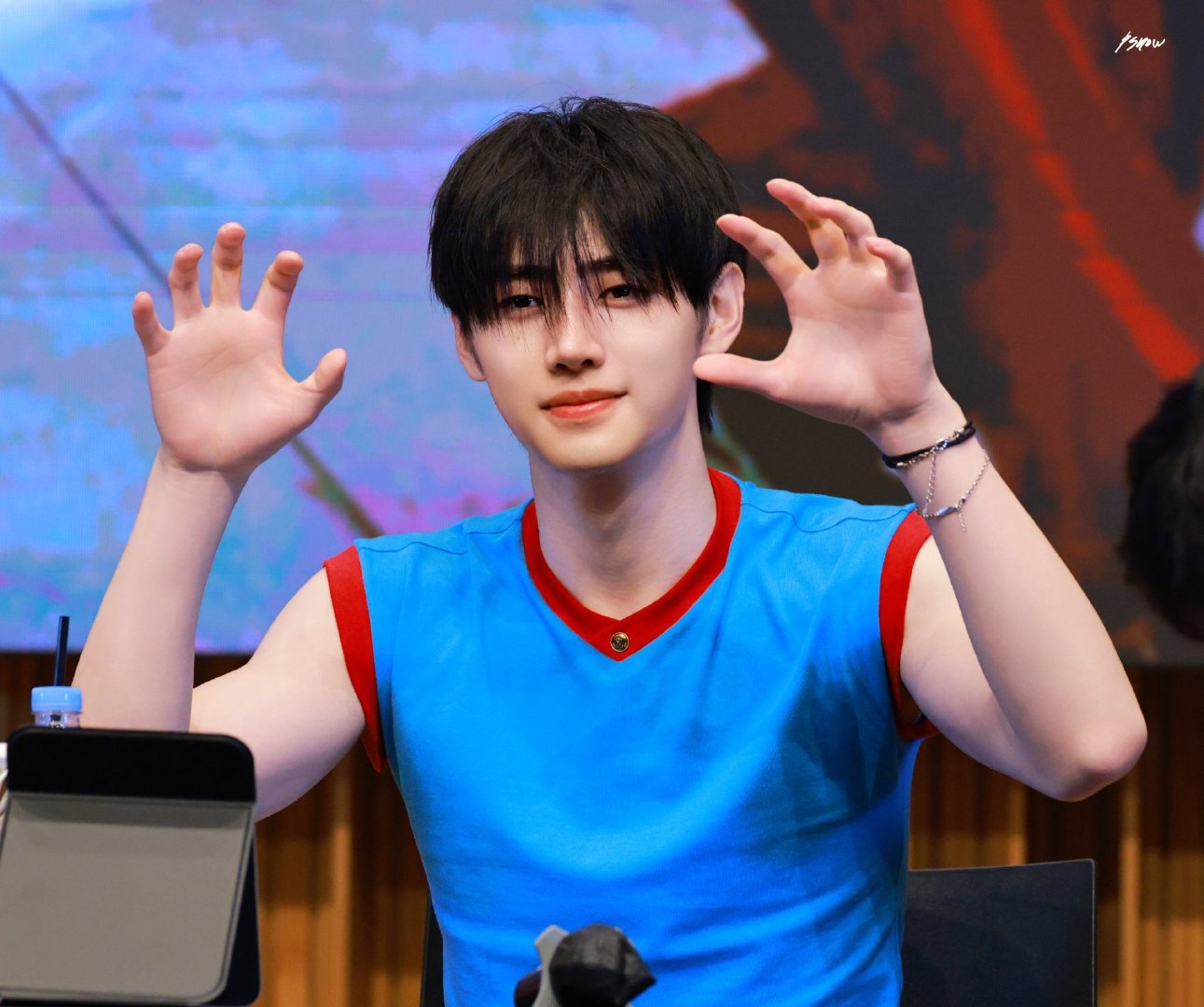 嗷呜！ （我理解韩书俊为什么被女主一声声嗷呜整的爱的不行了！） ​