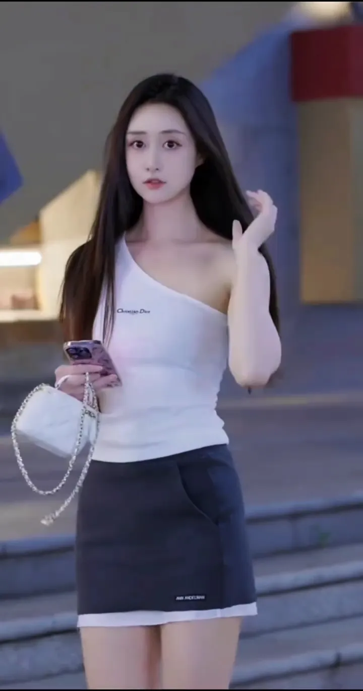 <p>如何穿搭会具有少女软妹感 分享美丽瞬间街拍 有什么好的粉色系美女...