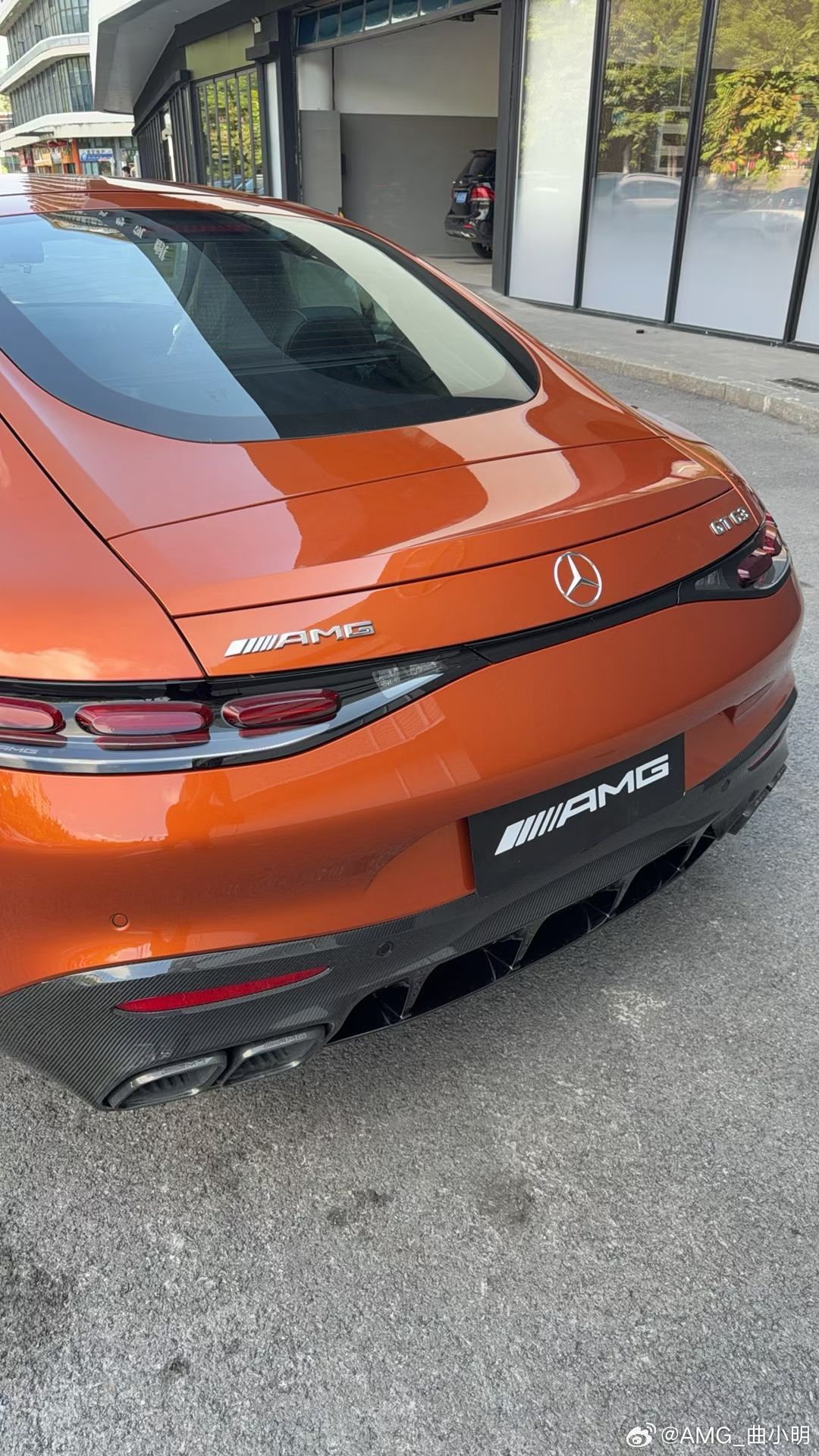 #amg[超话]# 梅赛德斯奔驰-AMG GT63两门 火焰橙[太阳]  ​