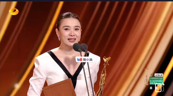 宋佳二封金鹰视后，恭喜小花！