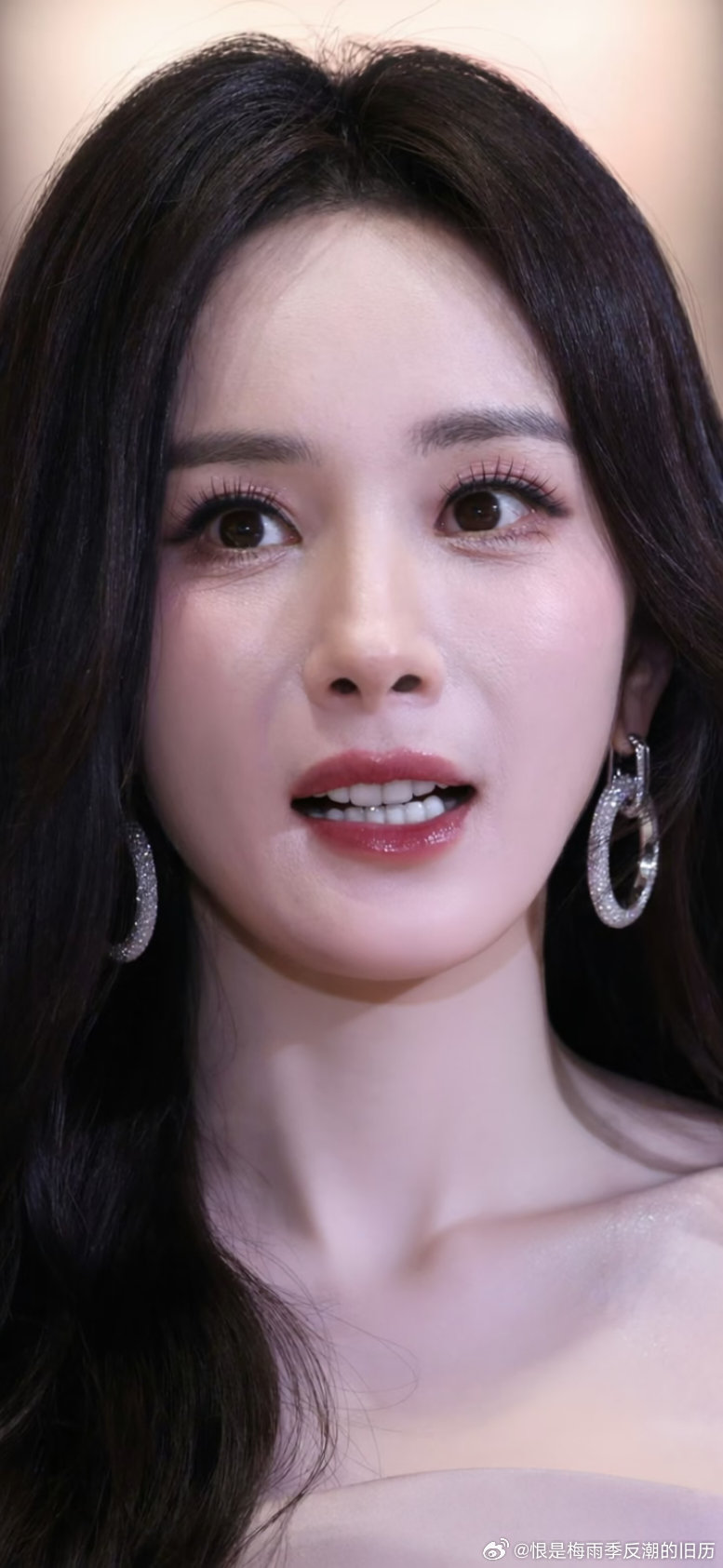 杨幂线下维密活动优雅中带有高贵 ​