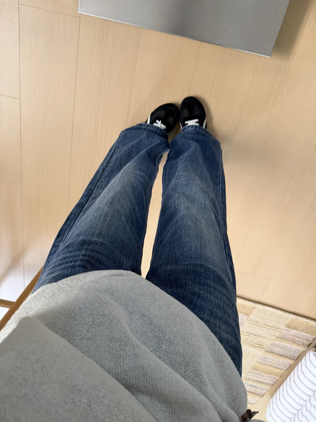 看起来平平无奇 上身版型好牛