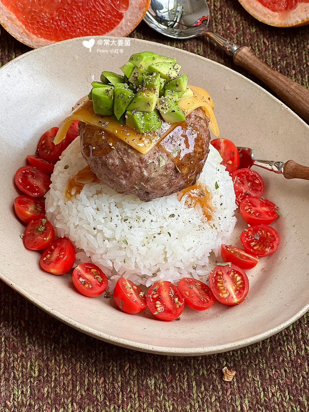 10cm厚香喷牛肉饼！🥩🇯🇵日式牛肉丼！yyds！