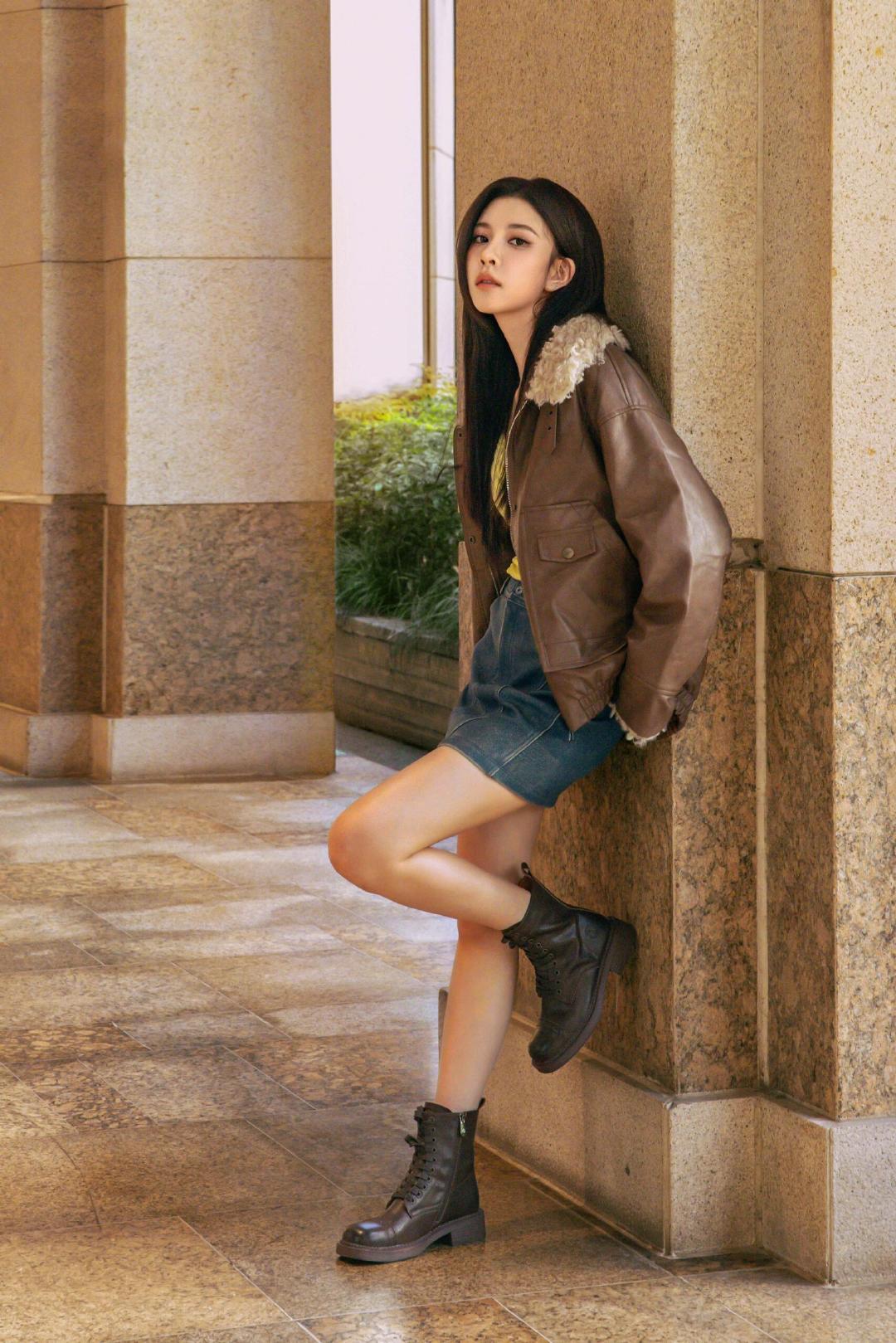#宋妍霏[超话]# syf#宋妍霏我与爱同谋# syf#宋妍霏唐晚#

愿你历经山河，仍觉人间值得，永远做最耀眼的自己。May you go through mountains and rivers, still feel the world is worth it, and always be the most shining yourself.

​