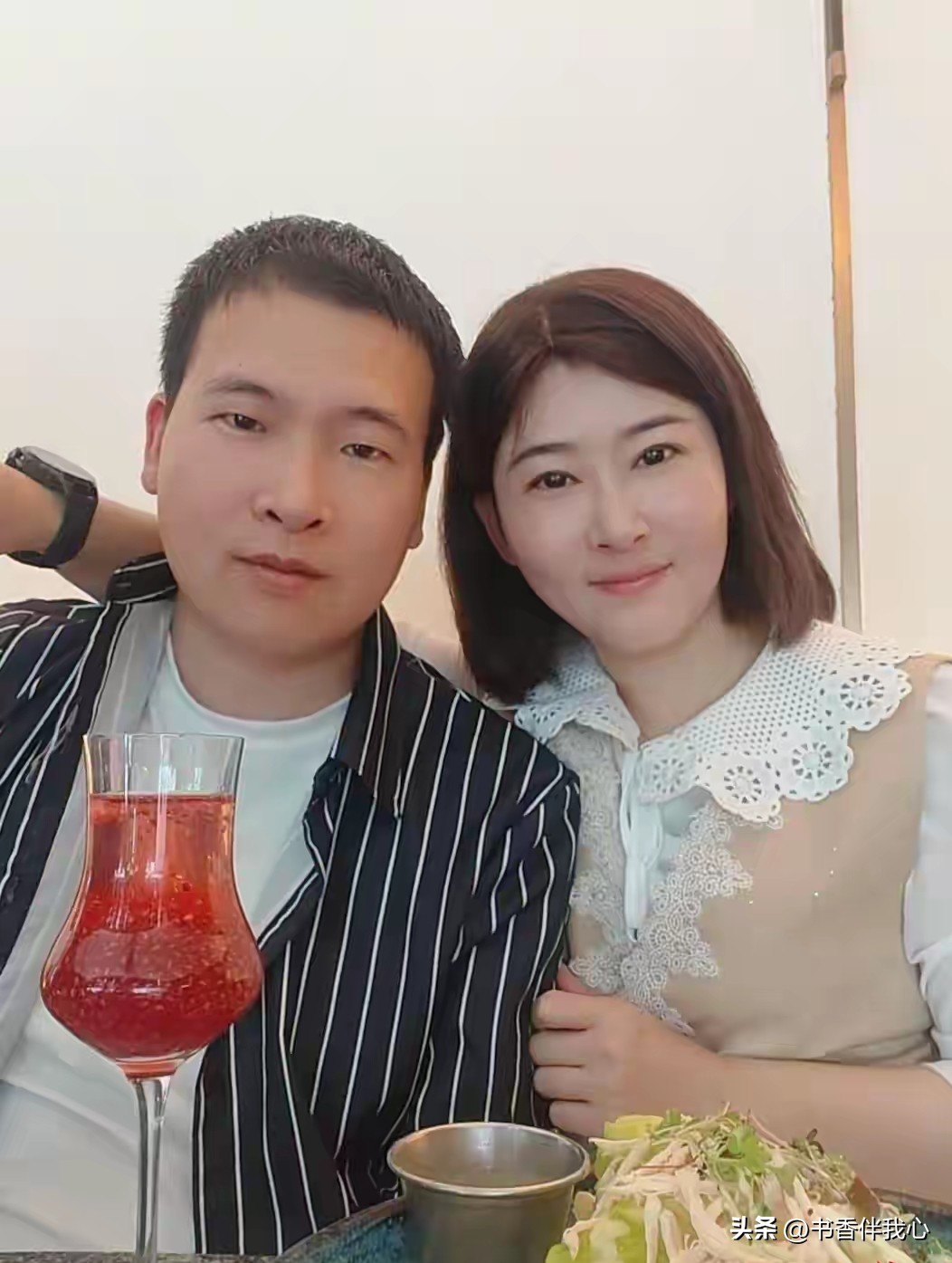 四川一名38岁男子本打算赴泰国结清生意尾款，刚落地就遭人掳走，被持枪押往缅甸电诈园区囚禁79天，因年龄太大没人愿意接手，竟被当成赠品转手流转，最终满身伤疤死里逃生。
很多人都以为，境外被骗的全是冲着高薪打工去的年轻人，根本想不到，正常出国办正事、结账款的普通人，照样会被盯上，直接拖进地狱。刘修洪的这
