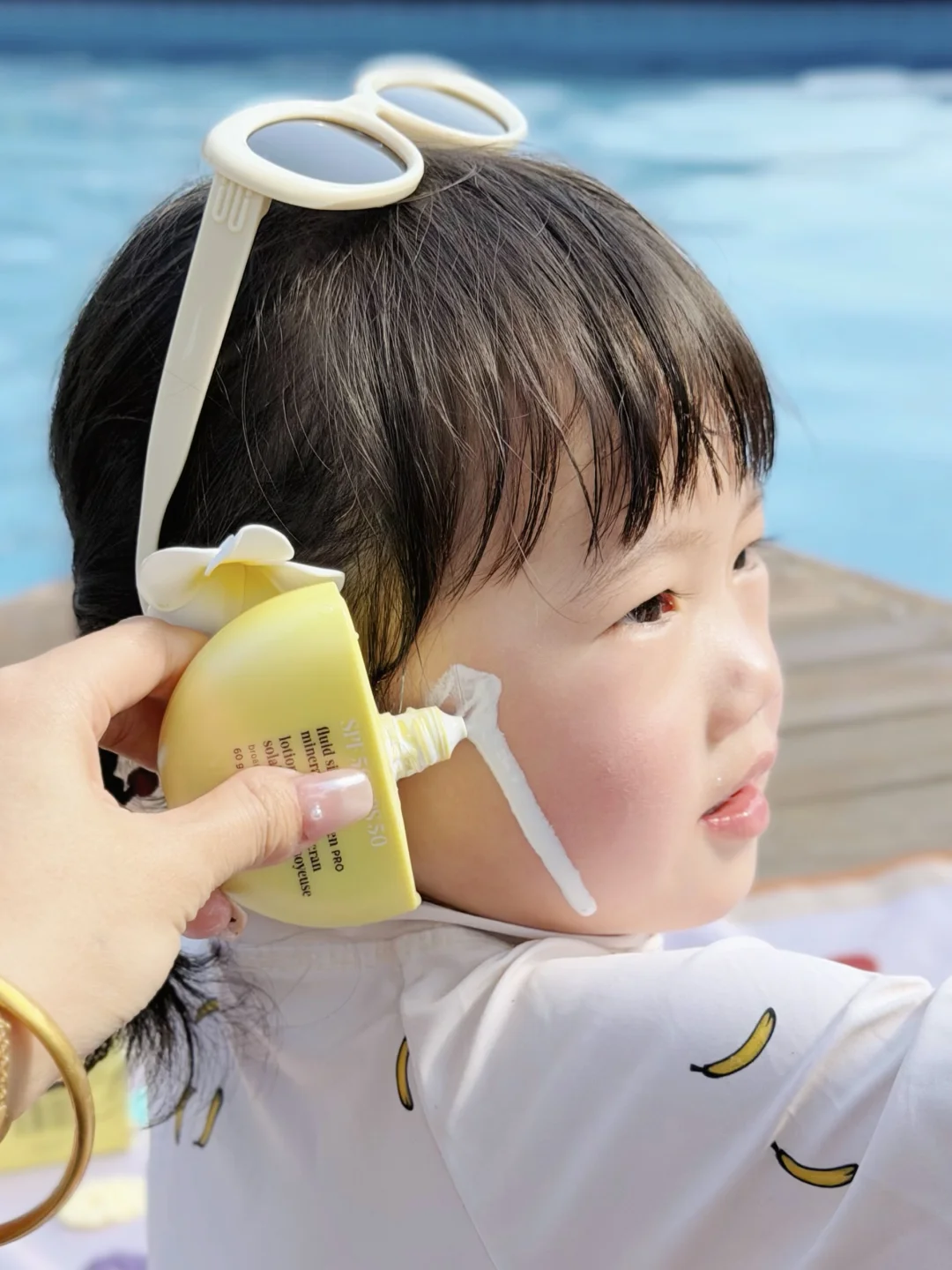 女儿在版纳被这款“水牛奶防晒”养得很好🤗