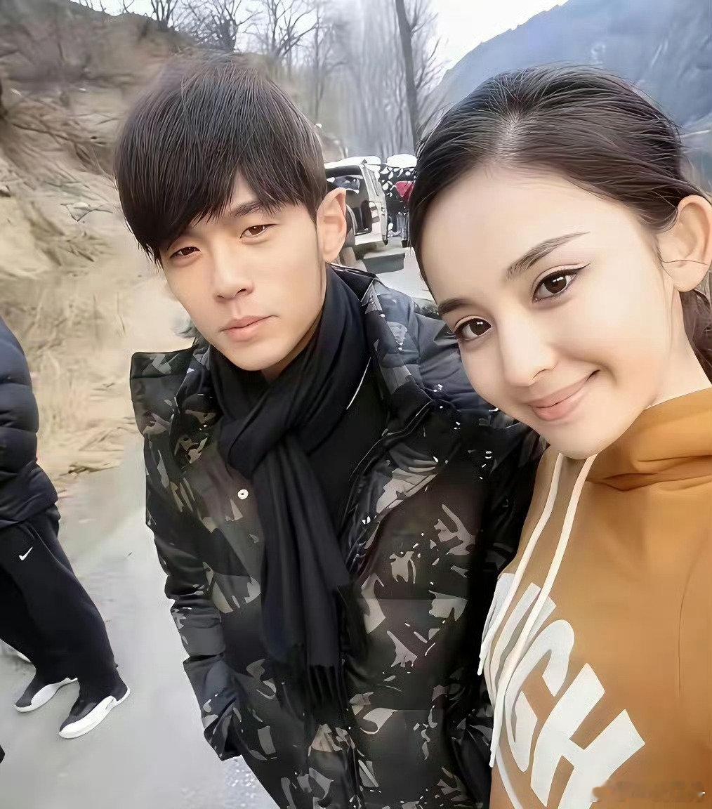 那时候古力娜扎还不出名吧， 这是周董的哪个MV？ 那会都好年轻啊 ​