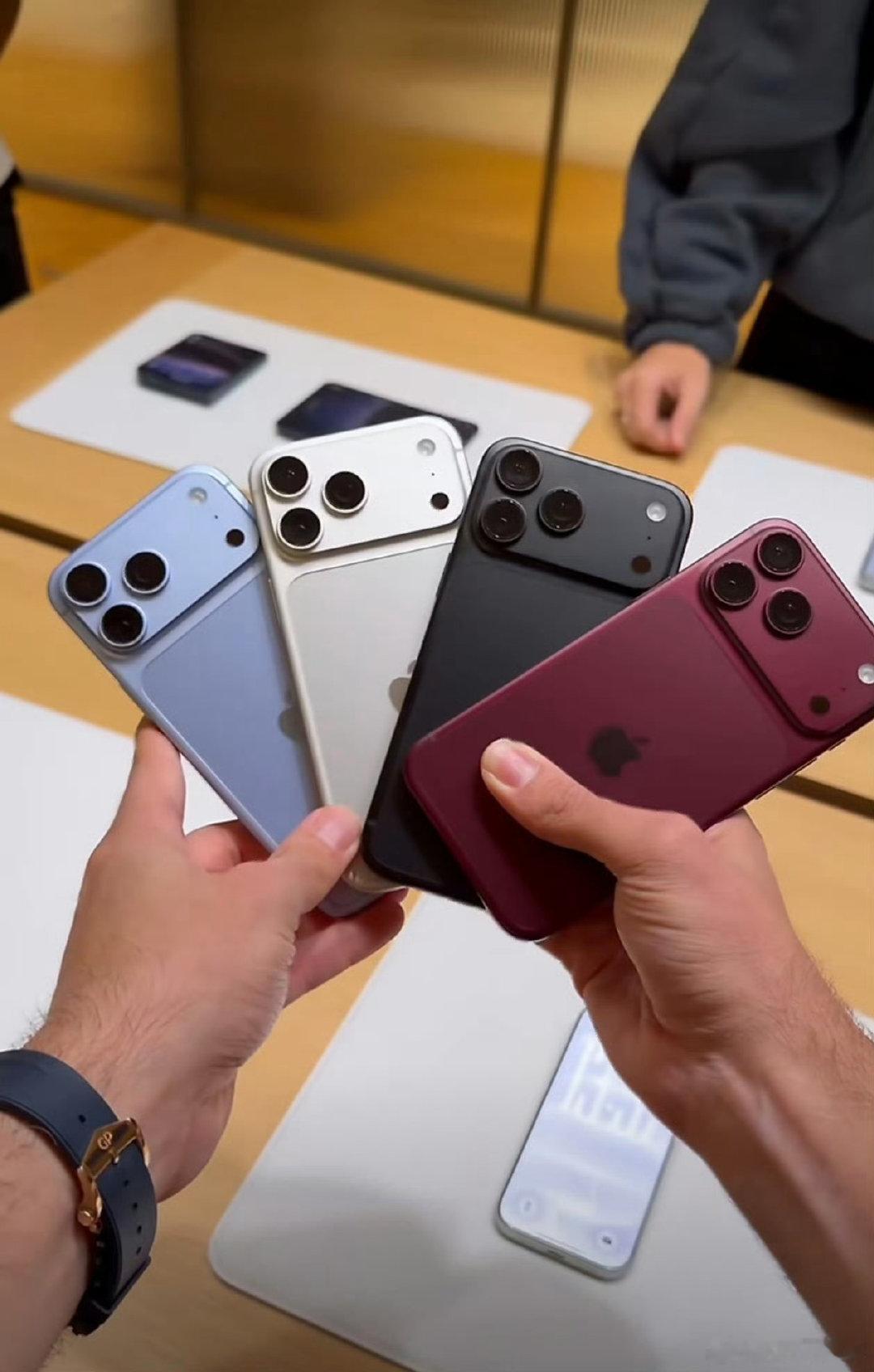 #iPhone18Pro新配色#哪个颜色好看？ ​