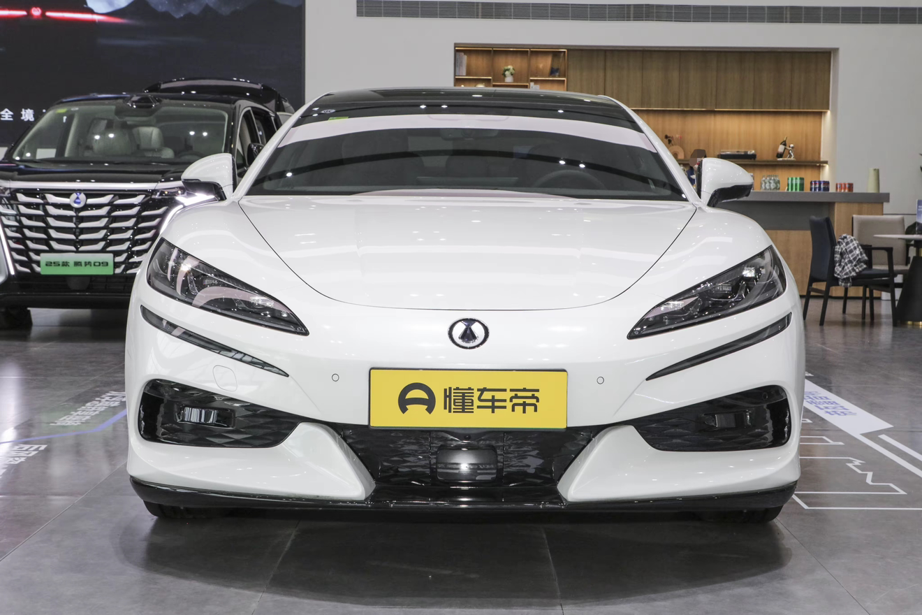 腾势Z9 EV，高端纯电舒适标杆