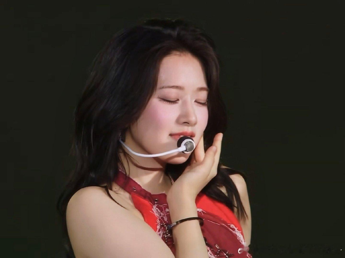 24年巡演的安宥真吃起来还是如此美味😋 ​