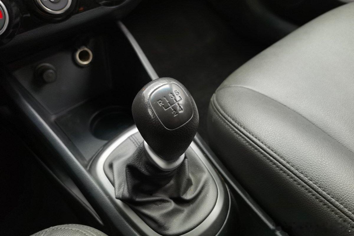 起亚 K2 2015款 1.4 手动 GLS三厢，2015-03上牌...