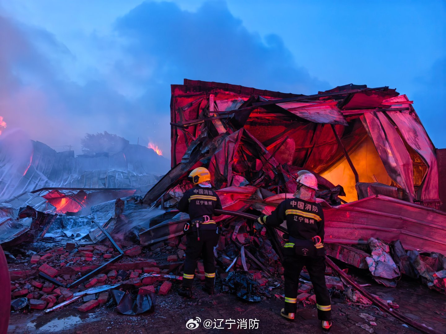 #辽宁消防[超话]#队友们，愿我们静心不慌，蓄力不怠，前行不止。今夜安好，晚安[心]🌃～#苹果用户换华为# ​