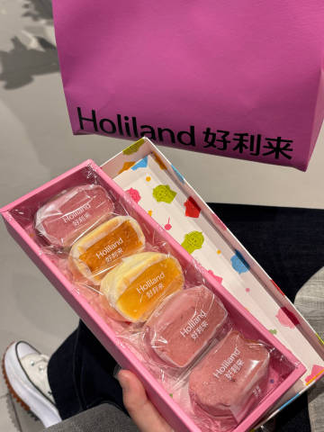 下雨天☔️<br />感觉老爸特别喜欢大型suv <br />（喜欢雷...
