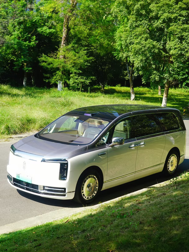 成都豪车租赁｜尊界 V800放价，实拍内饰