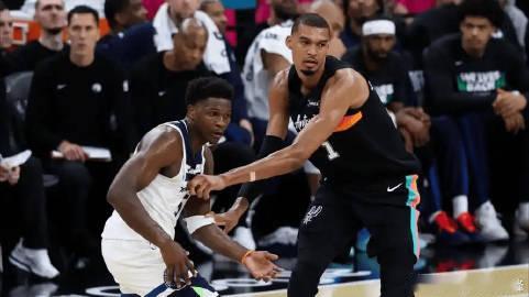 NBA季后赛西部半决赛G5，马刺（3）主场迎战森林狼（2）的比赛已经结...